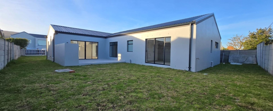4 Bedroom Property for Sale in Franskraal Western Cape